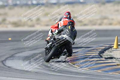 media/Dec-01-2025-Moto Forza (Mon) [[2daa91e15f]]/1-Advanced Group/Session 2 Turn 11 Backside/